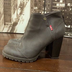 levis booties